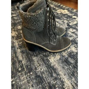 Nine West Boots Phaedra Gray Suede Block 4” Heel Size 8M Faux Fur Lined Lace Up